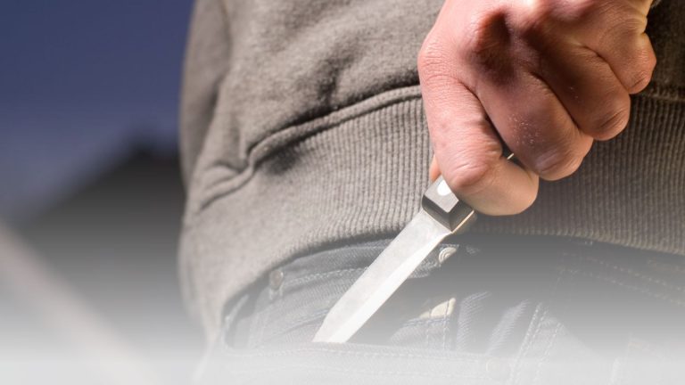 Easier for Children to Buy Knives Than Paracetamol, UK Police Find