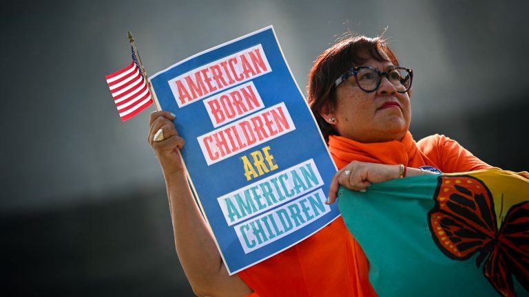US Supreme Court Reviews Trump’s Push to End Birthright Citizenship