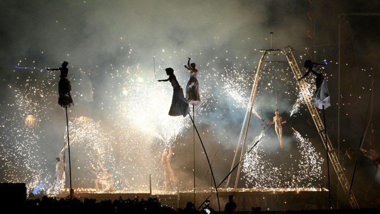 Glastonbury 2025 Kicks Off Amid Kneecap Controversy