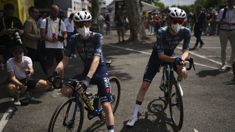 ‘Razor Blade Throat’: The Painful New Face of COVID