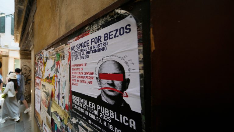 Venetians: “No space for Bezos”!