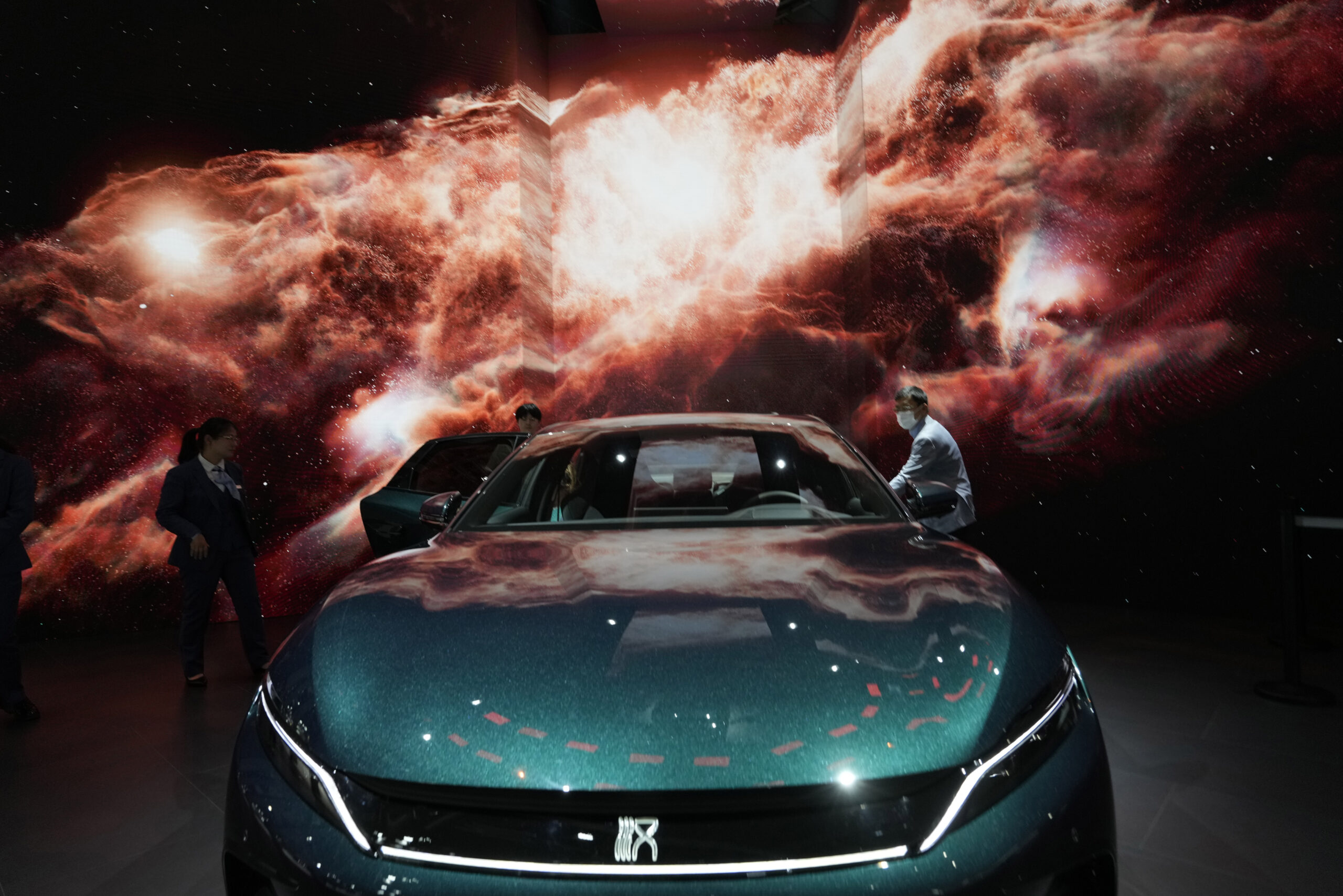 The EV Battle: Tesla or BYD?