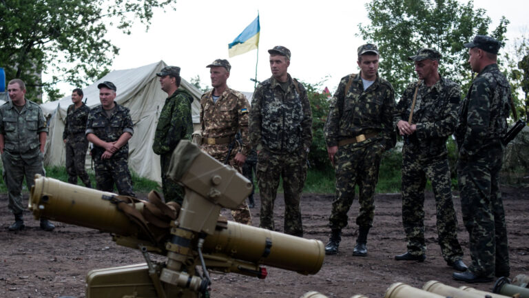 U.S. Slows Arms to Ukraine Amid Stockpile Strain