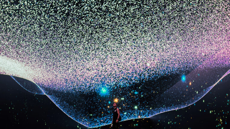 Mystery Object from Deep Space Sparks Debate Over Alien Tech