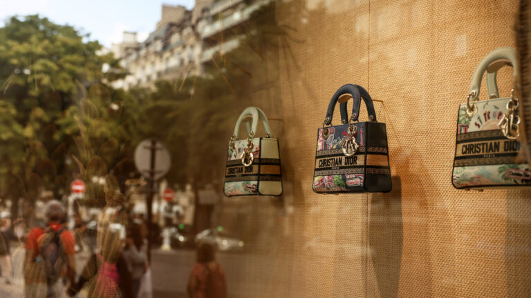 Paris Luxury Handbag Thefts Outpace Jewelry Heists