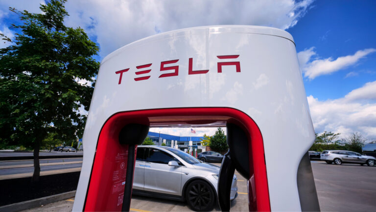 Burgers, Chargers, and Musk: Inside the Tesla Diner