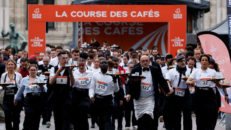Paris Revives Its Iconic Café Waiters’ Race