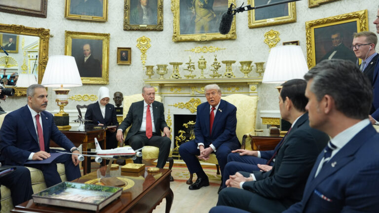 President Trump flaunts 24-karat Oval Office décor: ‘Best Oval Office ever’