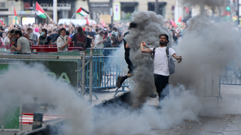 Pro-Palestinian Protests Disrupt Vuelta Final Stage