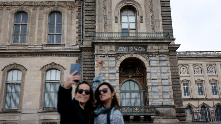 The Louvre’s Broken Window Becomes Paris’s Newest Tourist Attraction
