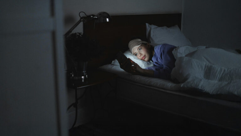 Study Finds No Link Between Screen Time and Poor Sleep