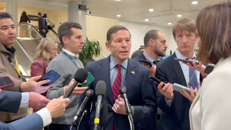 Blumenthal Urges Seizure of Sanctioned Oil Tankers
