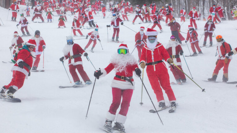 Hundreds of Santas Take Over Maine’s Slopes for Charity