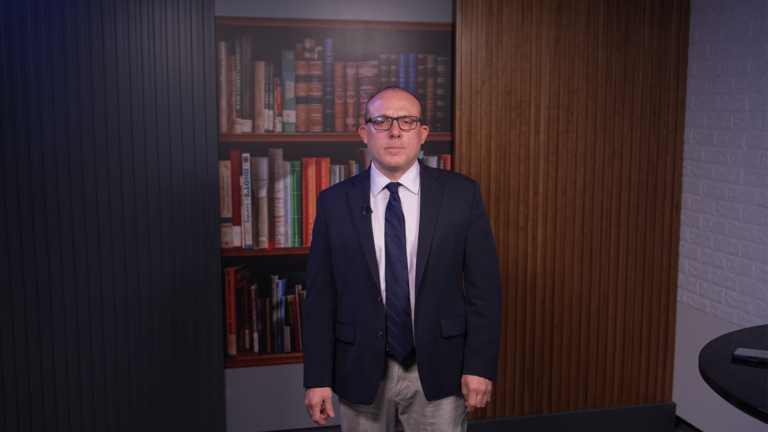 Top U.S. News Today: Trump Defends ICE Shooting, Protests, Portland Investigation & Global Unrest