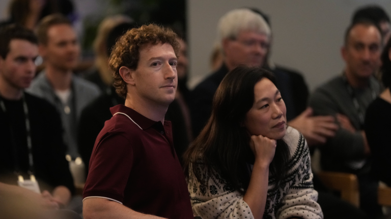 Old Zuckerberg Chat Resurfaces, Reigniting Privacy Debate