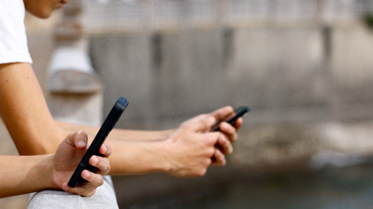 Trial Begins: Did Meta & YouTube Design Apps to Addict Kids?