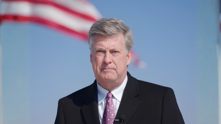 Congress Criticized for Focus on Investigations Over Economy