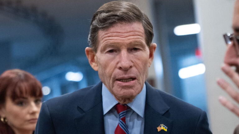Blumenthal Calls for Militant Group Disarmament