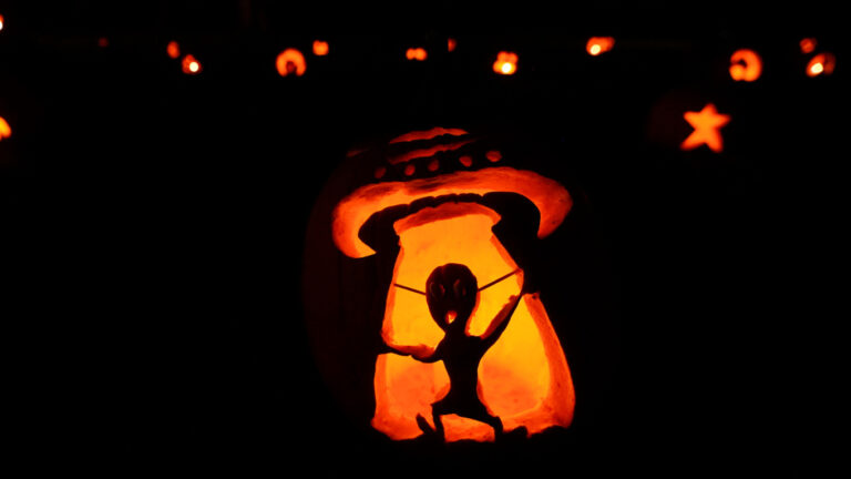 White House Registers “aliens.gov”—Is Something Out There?