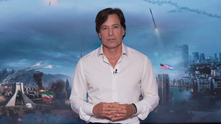 Trump Halts Iran Energy Strikes as Talks Emerge