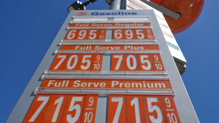 U.S. Gas Prices Surge as Iran Conflict Drives Oil Above $100