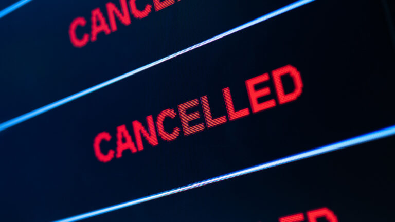 Flight Delays Grow Amid U.S. Government Shutdown