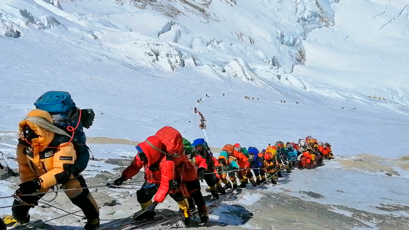 Everest Scam: Fake Rescues Behind a Deadly Trick