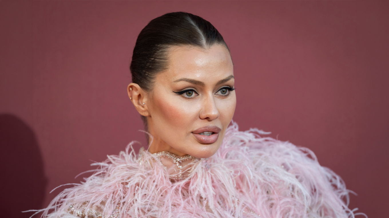 Influencer’s Viral Message to Putin Sparks Media Clash