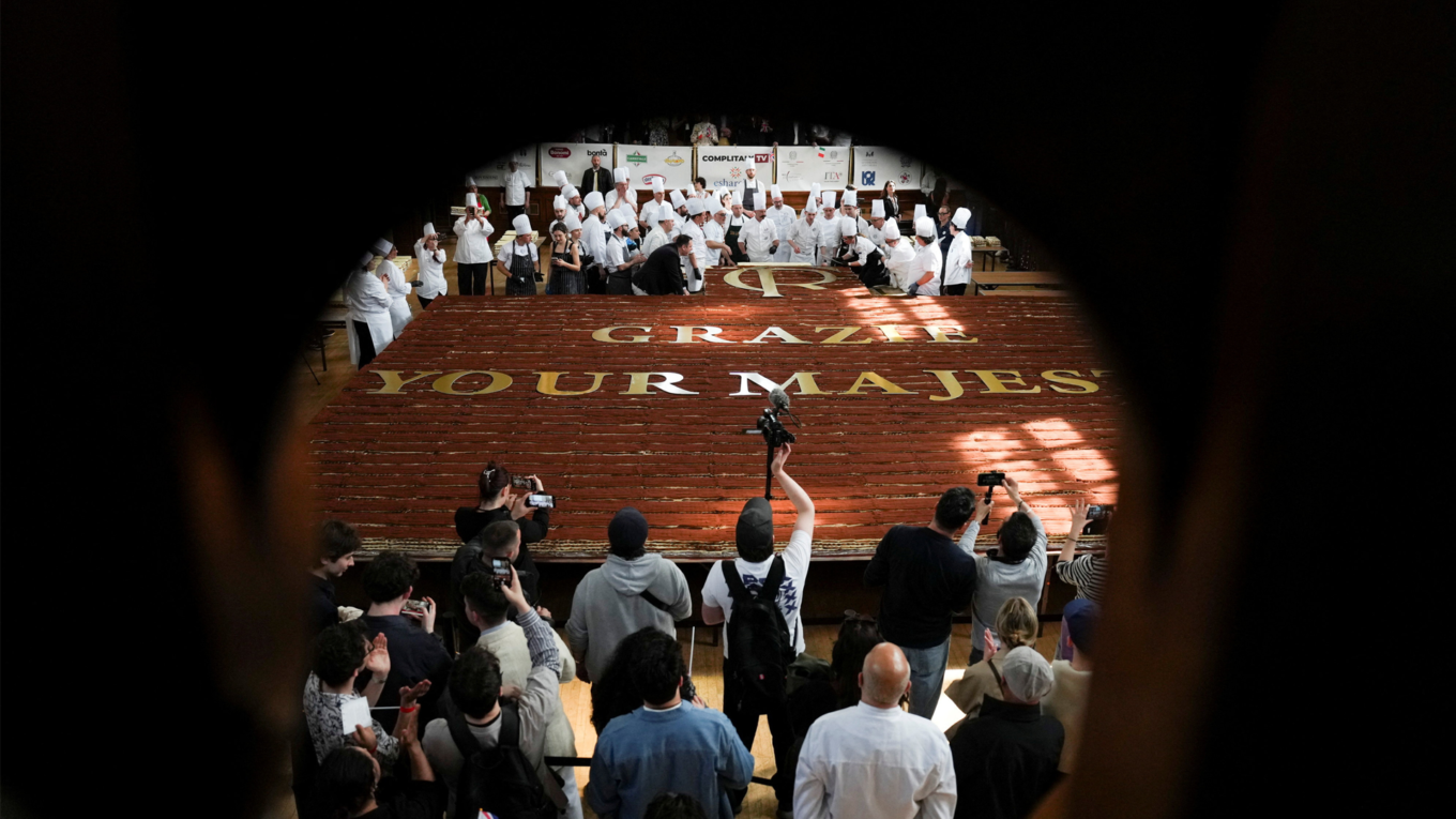 London Breaks World Record With Giant Tiramisu