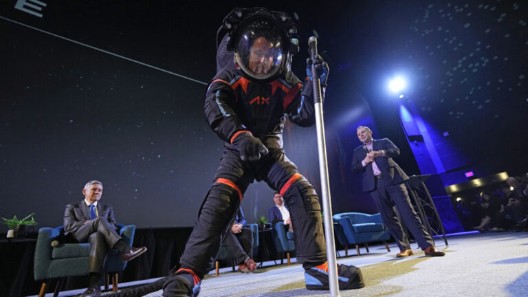 Why NASA’s Moon Landing is Facing a Major Gear Crisis